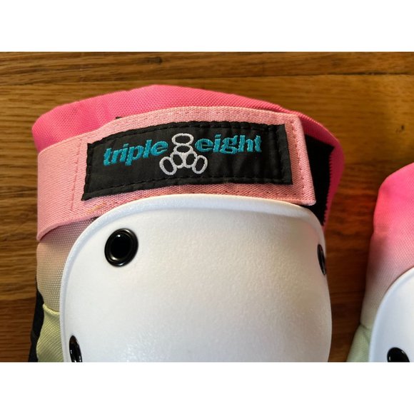 New Unused Triple 8 Saver Series Elbow Pads in Shaved Ice - Small - Picture 3 of 6